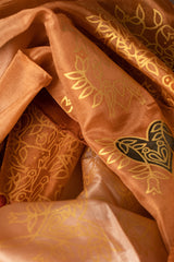 Seidentuch handbemalt | Seidenschal | Damen | Braun-Orange | Elegant & Luxuriös | 100% Seide | 1600x500 | Einzigartiges Designerschal
