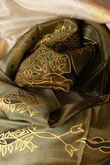 Seidentuch handbemalt | Seidenschal | Damen | Grün-Beige | Elegant & Luxuriös | 100% Seide | 1600x500 | Einzigartiges Designerschal