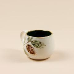 Teetasse | Kaffeetasse | Mit einer „Tannenzapfen" verziert | Handgemacht aus Keramik getöpfert | Mit Echtgold Elementen | Designer Tasse
